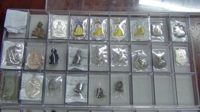 "ตั้มแปดริ้ว" เซียนพระดัง ถูกอดีตเมียยกเค้า 16.3 ล้านบ.!!