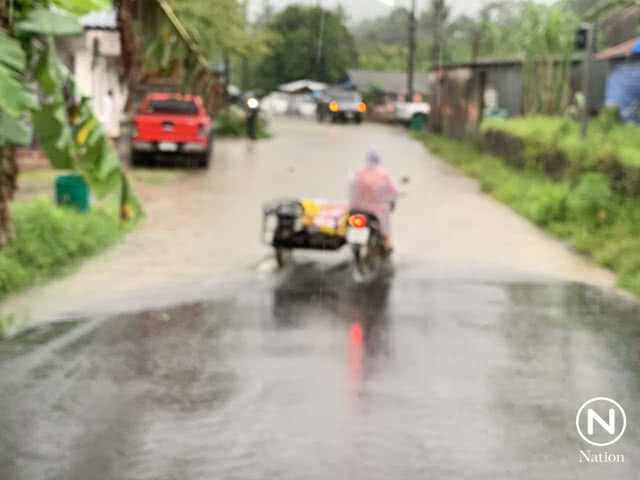 พังงาฝนตกหนัก ท่วมแล้ว 2 หมู่บ้าน