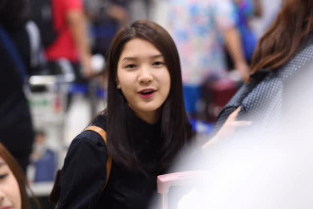 ดีนี่ BNK48 สมาชิก BNK48 รุ่น 2 ประกาศจบการศึกษา