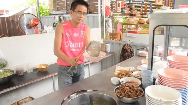 ประยุทธ์ อนุทิน จุรินทร์ กินฟรี
