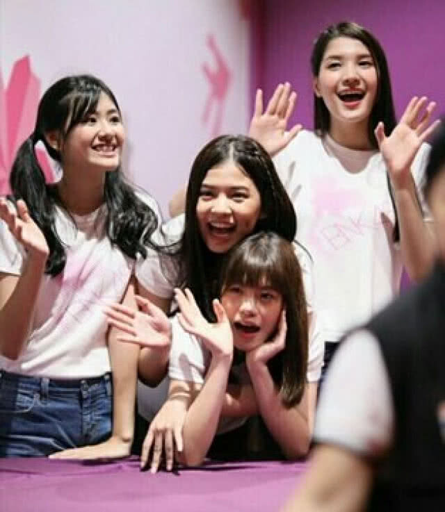 ดีนี่ BNK48 สมาชิก BNK48 รุ่น 2 ประกาศจบการศึกษา