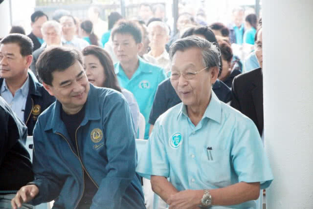 มีดโกนขั้นเทพ การกลับมาของ "ชวน"