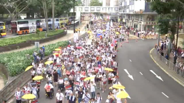 ชาวฮ่องกงนับแสน! รวมตัวประท้วงกฎหมายส่งผู้ร้ายข้ามแดนไปจีน