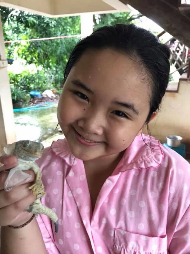 ชาวเน็ตแชร์! เรื่องสุดประทับใจ "2 แม่ลูก ช่วยชีวิตตุ๊กแก จากความกลัว เป็นผูกพัน"