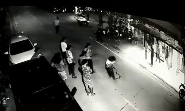 ยัวะ! ถูกแก้วปาหัวในผับ กลับบ้านเอามีดมาแทงคู่อริดับ