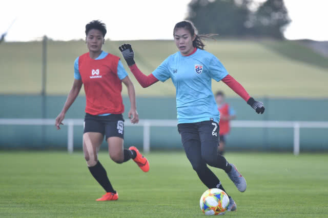 "ชบาแก้ว"ลงซ้อมครั้งสุดท้ายก่อนดวลอเมริกา "รัตติกาล" ตั้งเป้าทำให้ดีที่สุดเพื่อแฟนบอลไทย