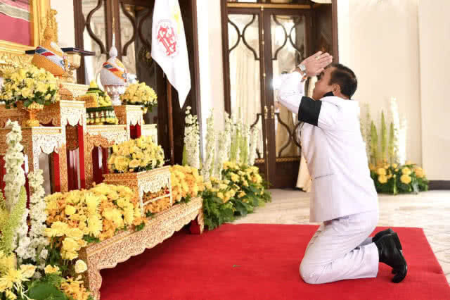 นายก โพสต์ #เดินหน้าประเทศไทย