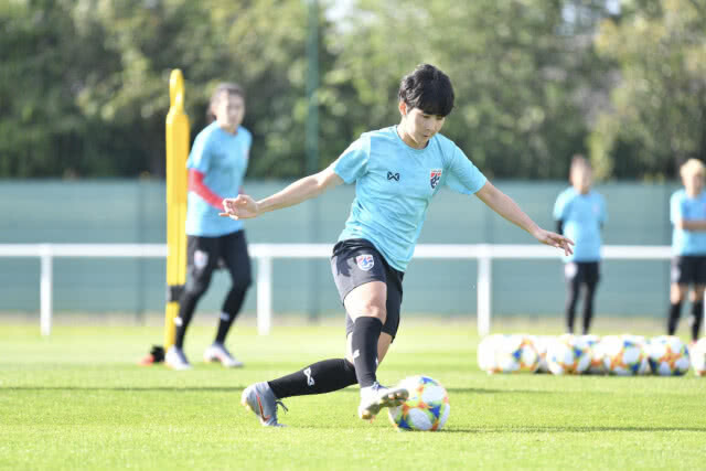 "ชบาแก้ว"ลงซ้อมครั้งสุดท้ายก่อนดวลอเมริกา "รัตติกาล" ตั้งเป้าทำให้ดีที่สุดเพื่อแฟนบอลไทย