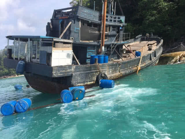 เรือผู้อพยพโรฮิงญาเกยตื้นตะรุเตา