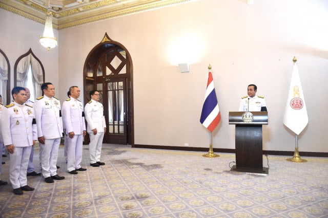 ประยุทธ์ รับตำแหน่งทางการแล้ว พรรคร่วมแห่ยินดี ขอบคุณสื่อ จากนี้จะมีแต่รอยยิ้ม