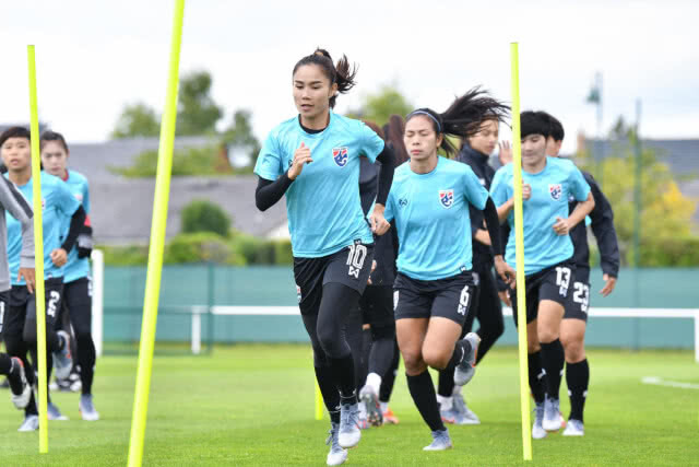 "ชบาแก้ว"ลงซ้อมครั้งสุดท้ายก่อนดวลอเมริกา "รัตติกาล" ตั้งเป้าทำให้ดีที่สุดเพื่อแฟนบอลไทย
