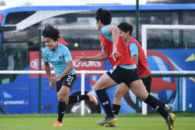 "ชบาแก้ว"ลงซ้อมครั้งสุดท้ายก่อนดวลอเมริกา "รัตติกาล" ตั้งเป้าทำให้ดีที่สุดเพื่อแฟนบอลไทย
