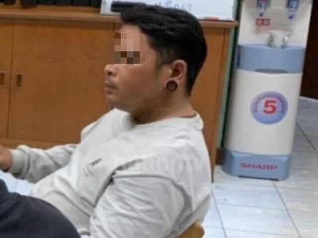 รุ่นพี่อาชีวะโร่มอบตัว ปัดเอี่ยวเหตุกราดยิงกลางซอยลาซาล