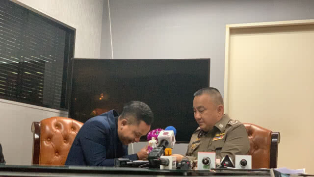 "จั๊กกะบุ๋ม เชิญยิ้ม" ยกพานขอขมา "ศรีวราห์" ปมไลฟ์สดด่าใบอนุญาตโดรน ทีมหมูป่าติดถ้ำหลวง