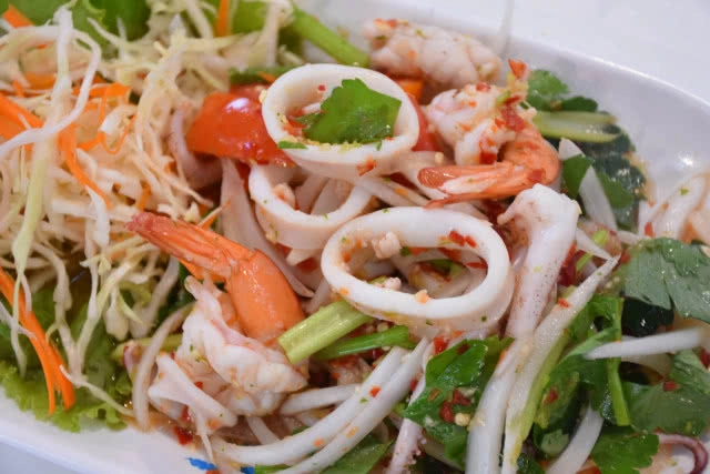 อร่อยปักหมุด : ครัวเคียงสวรรค์ พัทยา บุฟเฟ่ต์ซีฟู้ดและชาบู อิ่มไม่อั้นกับอาหารทะเลคุณภาพ