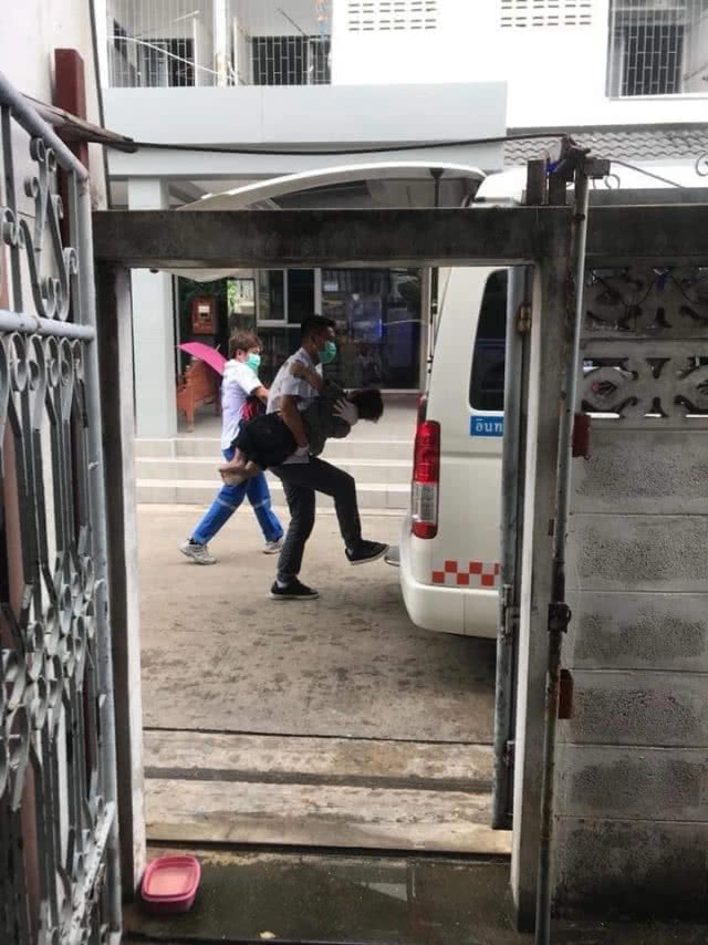 'จิ๋ว ดอกกระโดน' ถูกหามส่ง รพ.กะทันหัน ล่าสุดอาการดีขื้นแล้ว