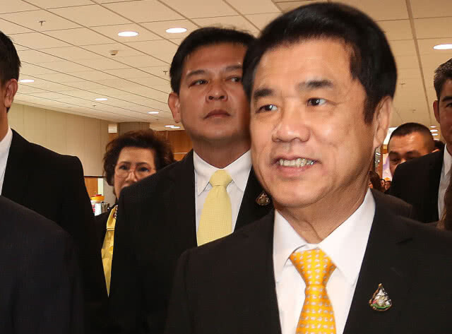 "สุริยะ" รับได้ ไม่ลาออกพลังประชารัฐ แม้หลุดโผ "รมว.พลังงาน"