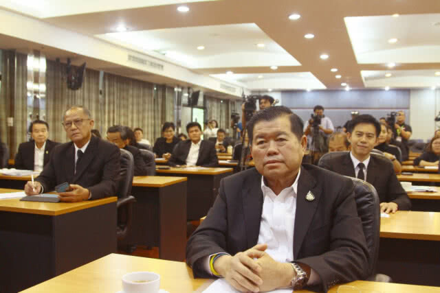 'ส.ส.ประชาธิปัตย์' ประชุมถกคุณสมบัติ ตำแหน่งรัฐมนตรี