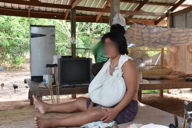 วอนช่วย สาวหน้าอกใหญ่ผิดปกติ ใช้ชีวิตลำบาก!!