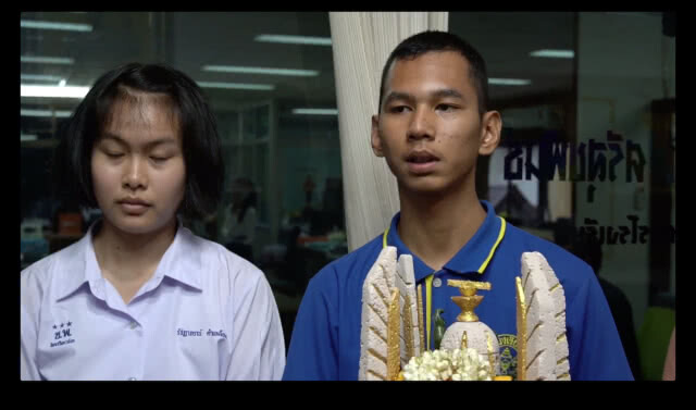 ผอ.แจงปม "พานไหว้ครูการเมือง" ยันไม่มีตำรวจ-ทหารสั่งลบภาพ เผย "มีสื่อใหญ่โทรหา" ก่อนเป็นข่าวดัง