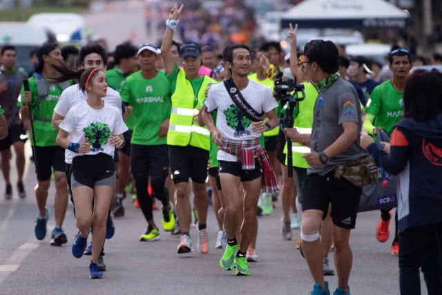 พี่ตูน พาก้าวต่อไปด้วยพลังเล็กๆ เพื่อ8รพ.ภาคอีสาน