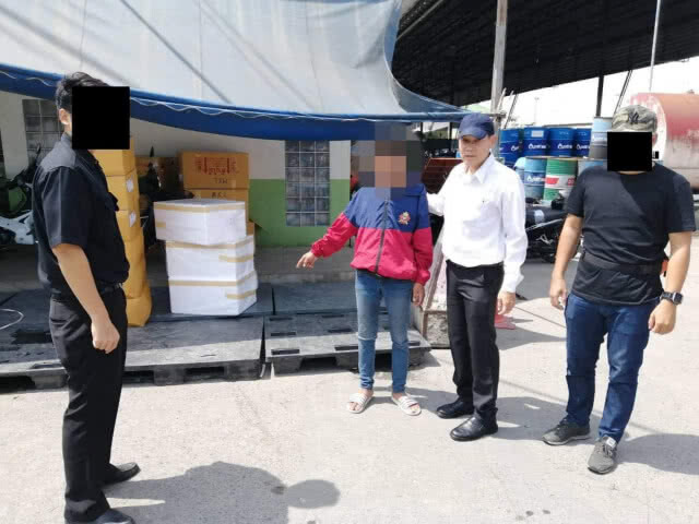 ล่อซื้อวัยรุ่นค้าสัตว์ป่าทางอินเทอร์เน็ต​