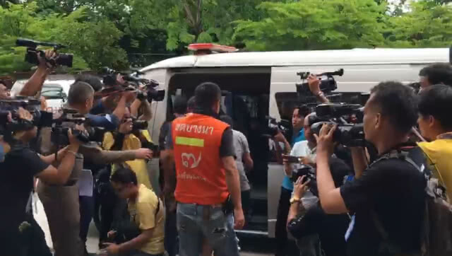 ตำรวจหิ้ว 3 วินรถจักรยานยนต์ตะลุมบอนฝากขัง