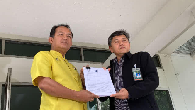 "ศรีสุวรรณ" หอบหลักฐานส่งนายกฯ งดส่ง "นิพนธ์" เป็น รมช.มหาดไทย