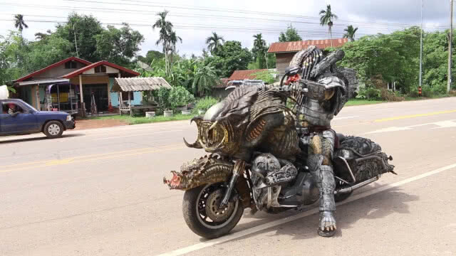 เปิดใจหนุ่มในคลิป "พรีเดเตอร์" รับจ้างดำนา หาเงินกลับดาว