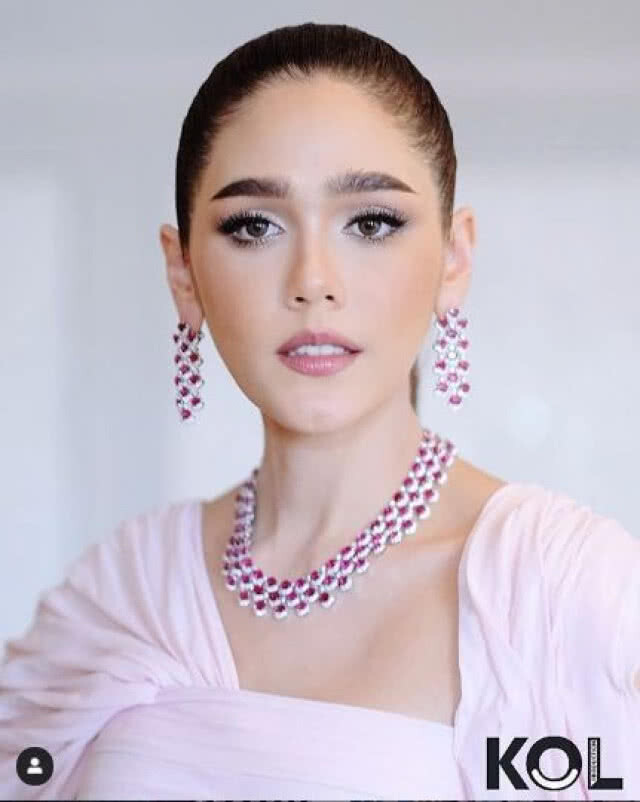 "ชมพู่" ร่วมงาน "Chopard" ฐานะแบรนด์แอมบาสเดอร์คนล่าสุด