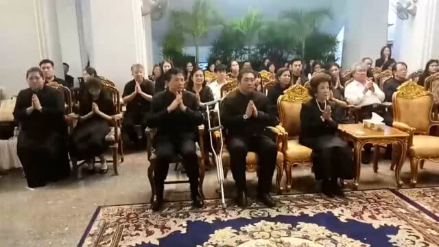 สวดพระอภิธรรมกำนันเป๊าะคืนแรก คนดังร่วมงานเพียบ