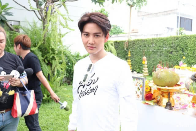 รักครั้งใหม่..."กอล์ฟ" กับแฟนชื่อ "ขวัญ"