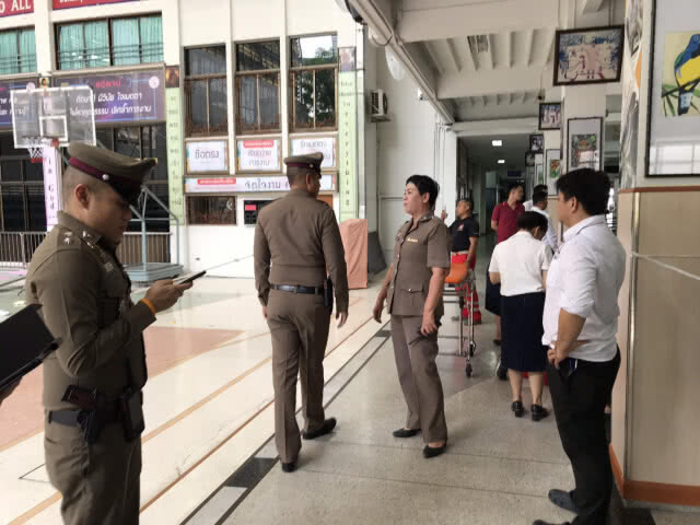 ประมวลภาพเหตุการณ์  "เครนถล่ม ใส่หลังคาโรงเรียนอัสสัมชัญ คอนแวนต์"