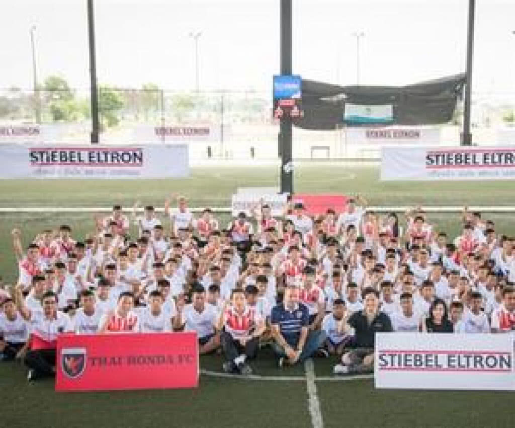 Stiebel Eltron Football Clinic สอนฟุตบอลสมัยใหม่แก่เยาวชน Stiebel Eltron Football Clinic สอนฟุตบอลสมัยใหม่แก่เยาวชน