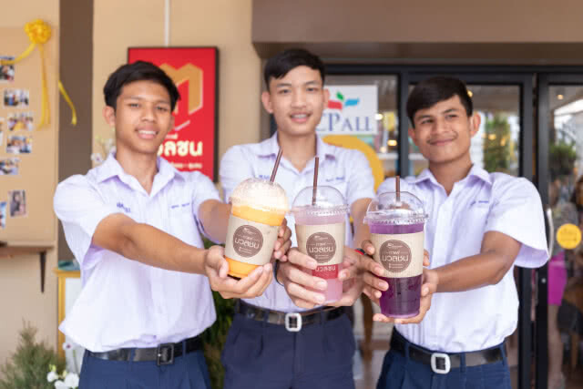 ซีพี ออลล์ สานฝันนักเรียนที่บกพร่องทางการได้ยิน มอบร้านกาแฟสร้างอาชีพยั่งยืน