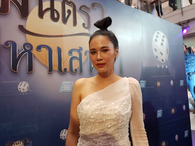 โบวี่ แจงยังไม่เปลี่ยนผจก.ส่วนตัว แค่รับสมัครคนดูแลเพิ่ม
