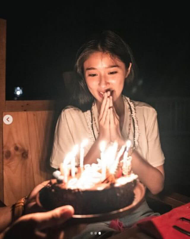 ปลีกวิเวก "โทนี่-แก้ว" ฉลองวันเกิดในป่า ตัดขาดโลกภายนอก