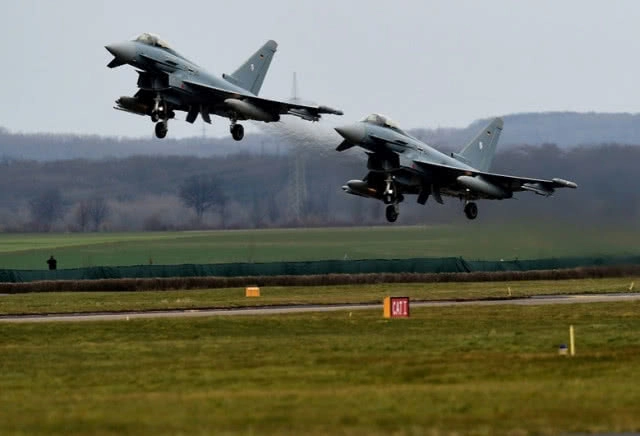 เศร้า!! เครื่องบินรบเยอรมนี "ยูโรไฟท์เตอร์" ชนกัน ตาย1