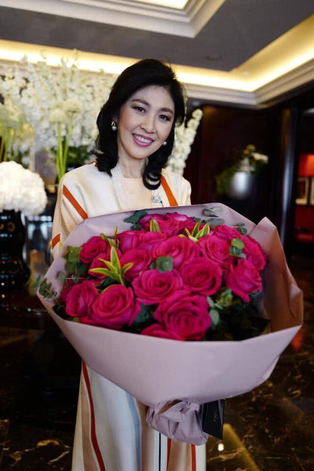 "ยิ่งลักษณ์" ให้กำลังใจทุกคนที่กำลังท้อ ขอให้ทุกคนยิ้มสู้ และอย่าหมดหวัง