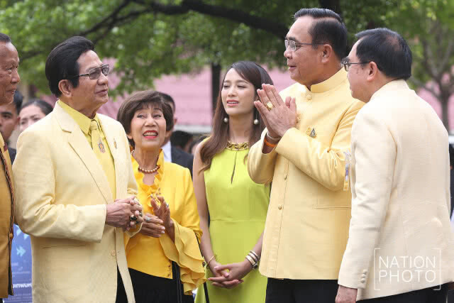 "คุณสมบัติ" พบ "คุณสมชาย(คสช.)"