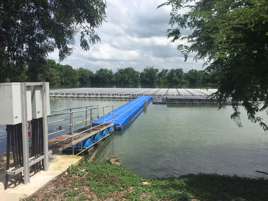 นิคมฯ หนองแคต้นแบบโซลาร์ลอยน้ำ