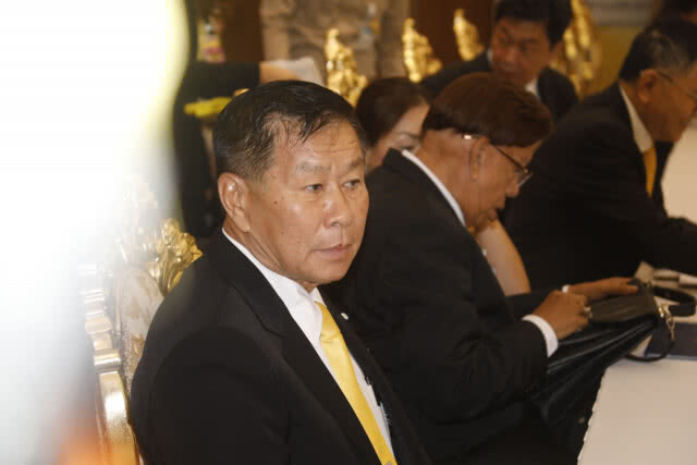 ศิษย์เก่าจุฬาฯ ตอก! "เสรีพิศุทธ์" ถ้าให้มอง... ลูกน้องไม่เอ็นดู หรือ หลิ่วตาข้างหนึ่ง