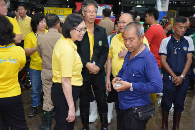 พาณิชย์ลงพื้นที่ตรวจตลาดสินค้าประมง มั่นใจปลอด IUU