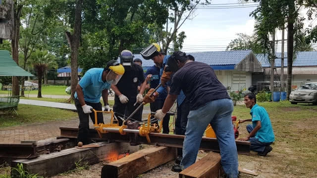 ก.แรงงาน ร่วม ปตท.สผ. เปิดคอร์ส"ช่างเชื่อมใต้น้ำ" รายได้สูง!!