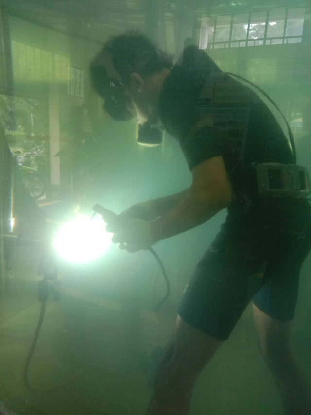 ก.แรงงาน ร่วม ปตท.สผ. เปิดคอร์ส"ช่างเชื่อมใต้น้ำ" รายได้สูง!!