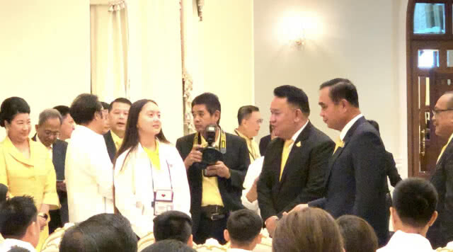 นายกฯ อารมณ์ดีพูดอังกฤษ ทักทายเด็กไทยในสหรัฐฯ