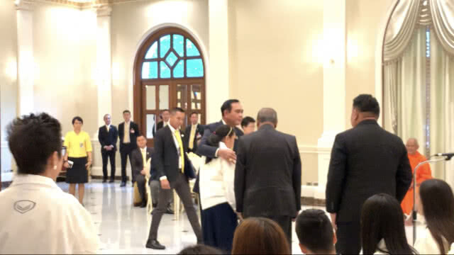 นายกฯ อารมณ์ดีพูดอังกฤษ ทักทายเด็กไทยในสหรัฐฯ