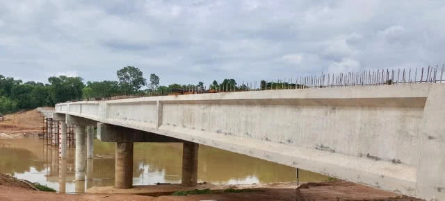 ทางหลวงชนบทคาดเปิดสะพานข้ามแม่น้ำสงคราม จ.นครพนม ต้นปี 2563