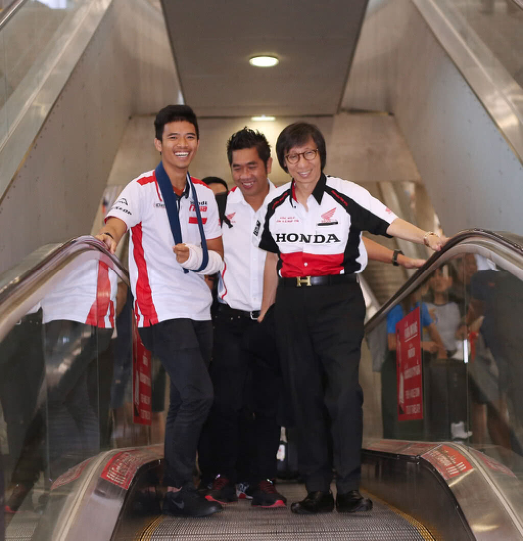 "สมเกียรติ"กลับไทยพักฟื้น- เอ.พี.ฮอนด้าพอใจผลงานครึ่งปีแรก