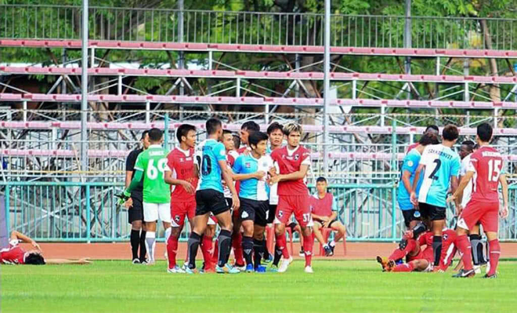 ลงโทษหนักแข้งปากน้ำกระโดดถีบ-ไล่ทำร้ายเปา